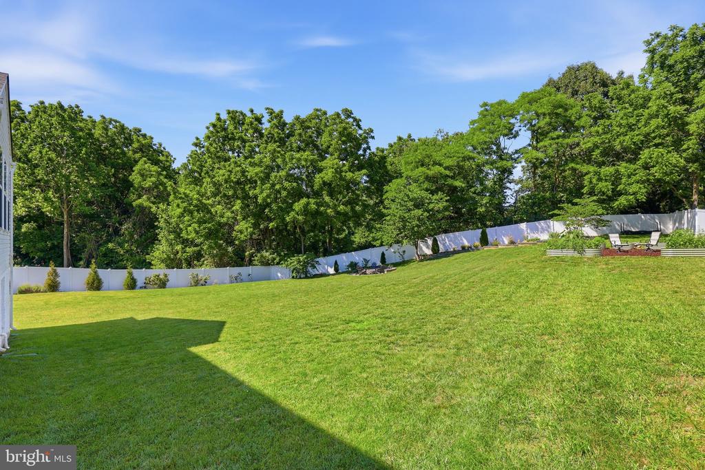 28 STONE RIVER COURT