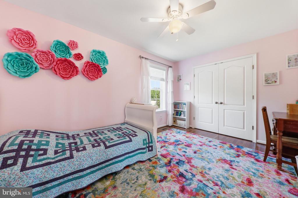 28 STONE RIVER COURT