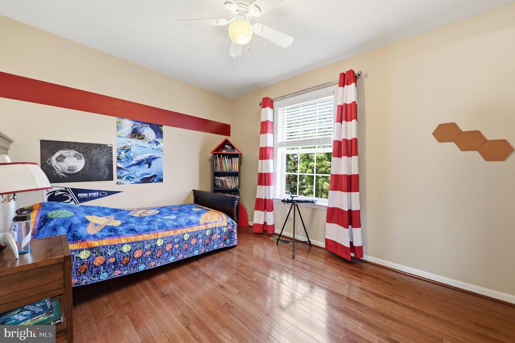 28 STONE RIVER COURT