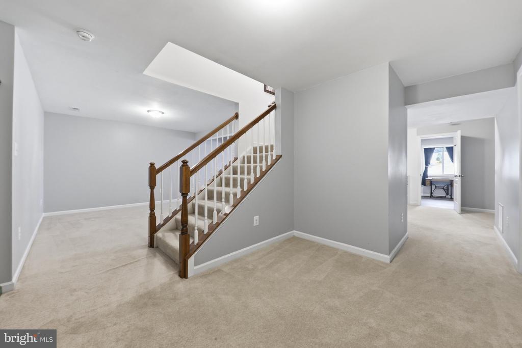 28 STONE RIVER COURT