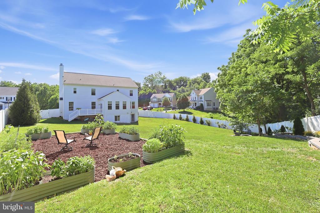 28 STONE RIVER COURT
