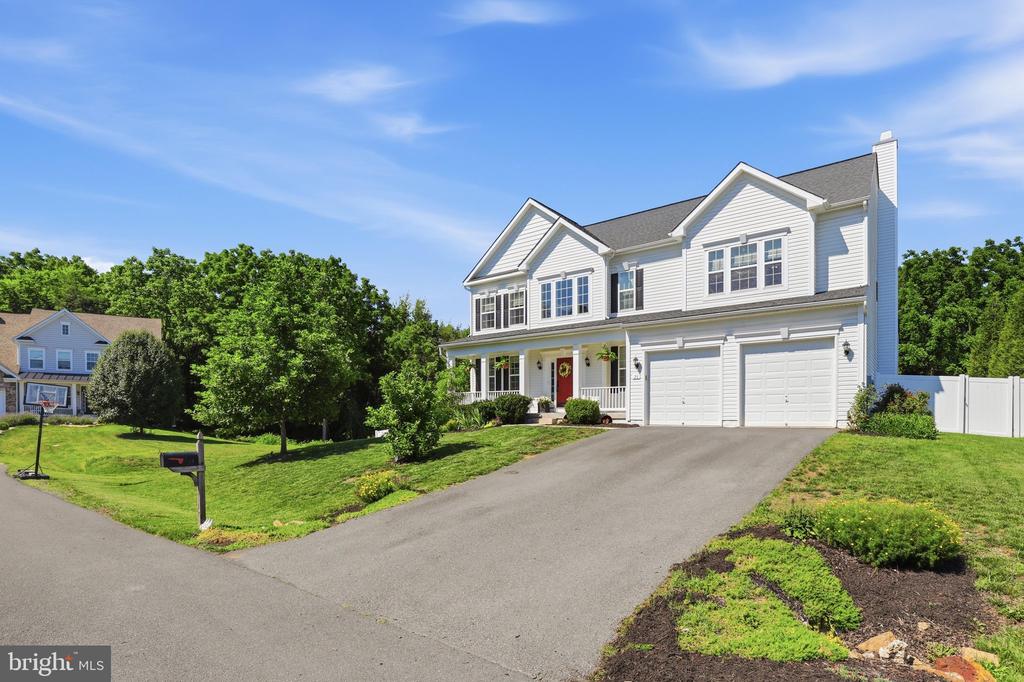 28 STONE RIVER COURT