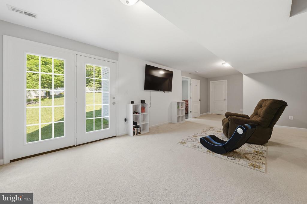 28 STONE RIVER COURT