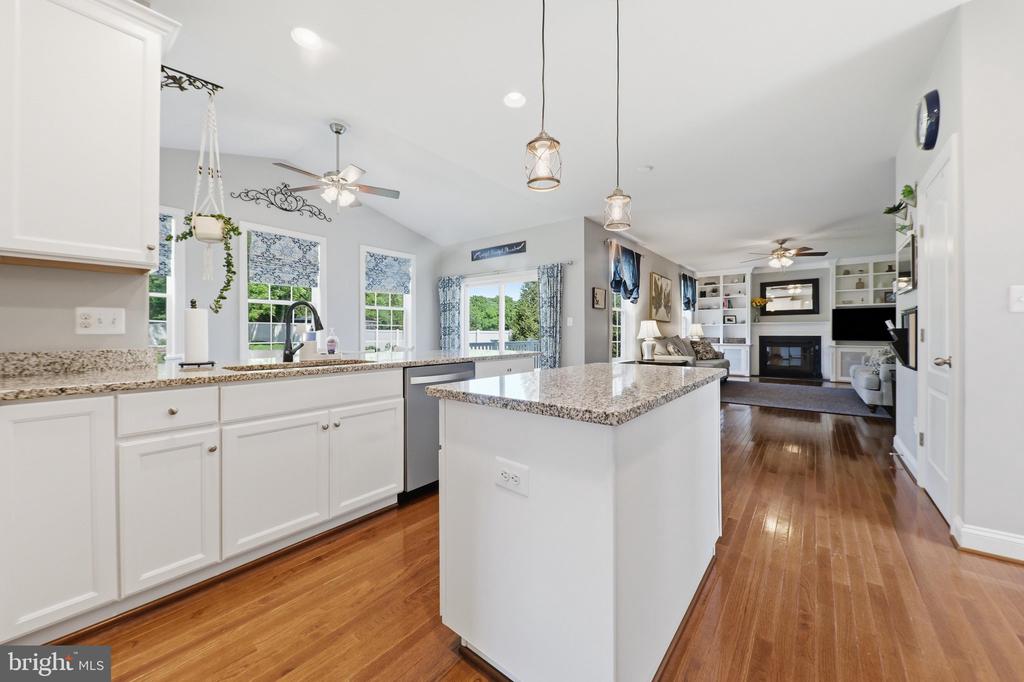 28 STONE RIVER COURT
