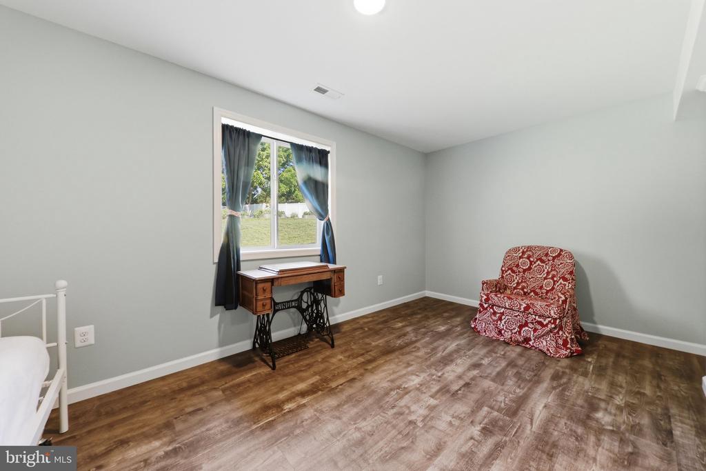 28 STONE RIVER COURT