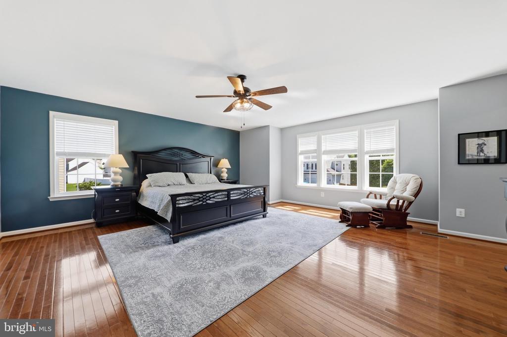 28 STONE RIVER COURT