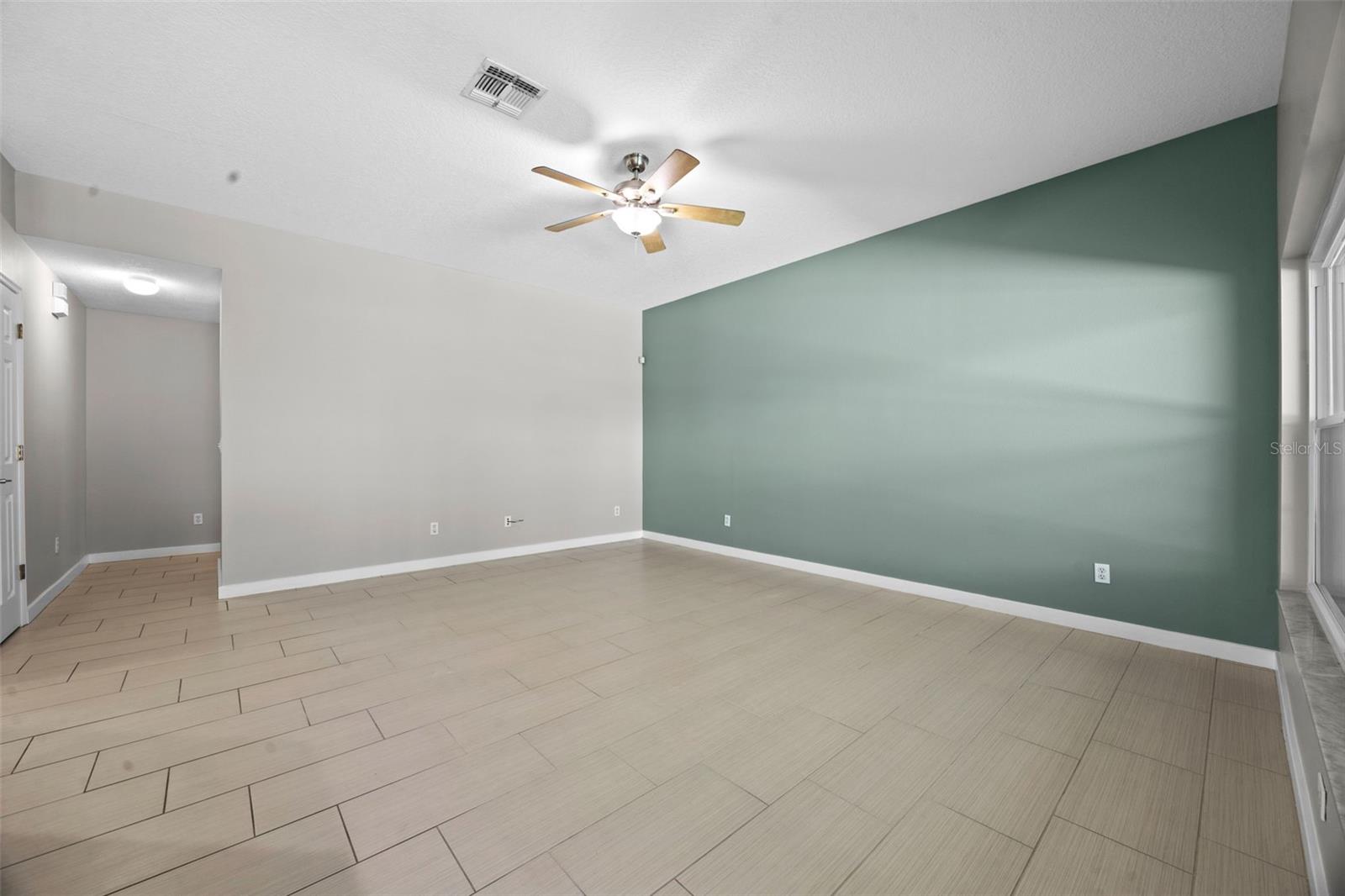 2204 HAMMOCK MOSS DR