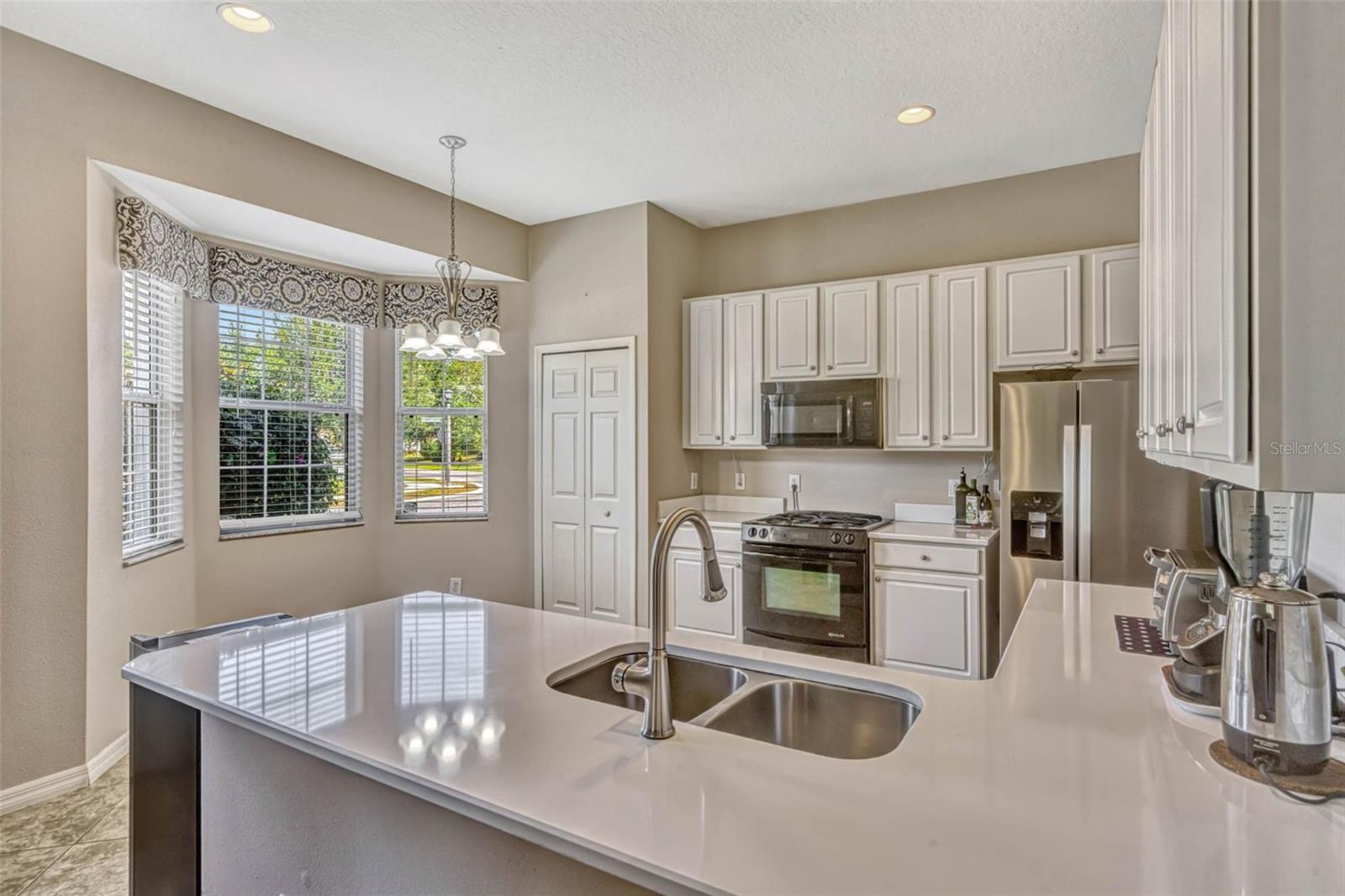 115 CRESCENT MOON DR
