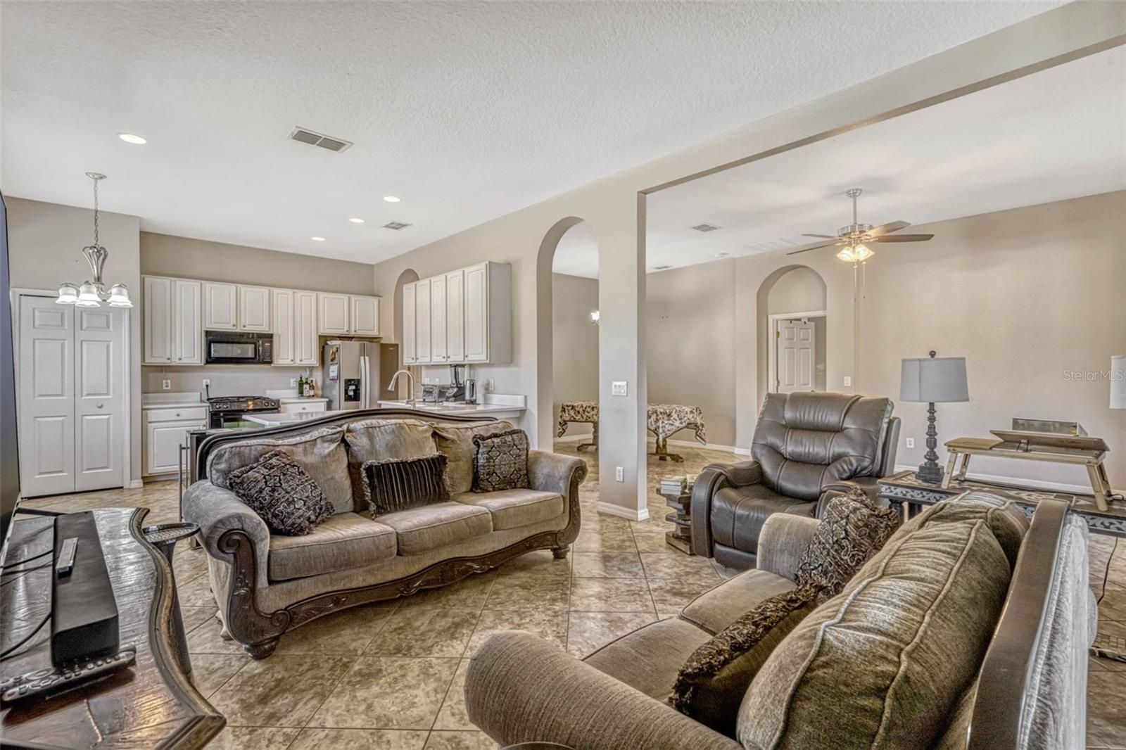 115 CRESCENT MOON DR