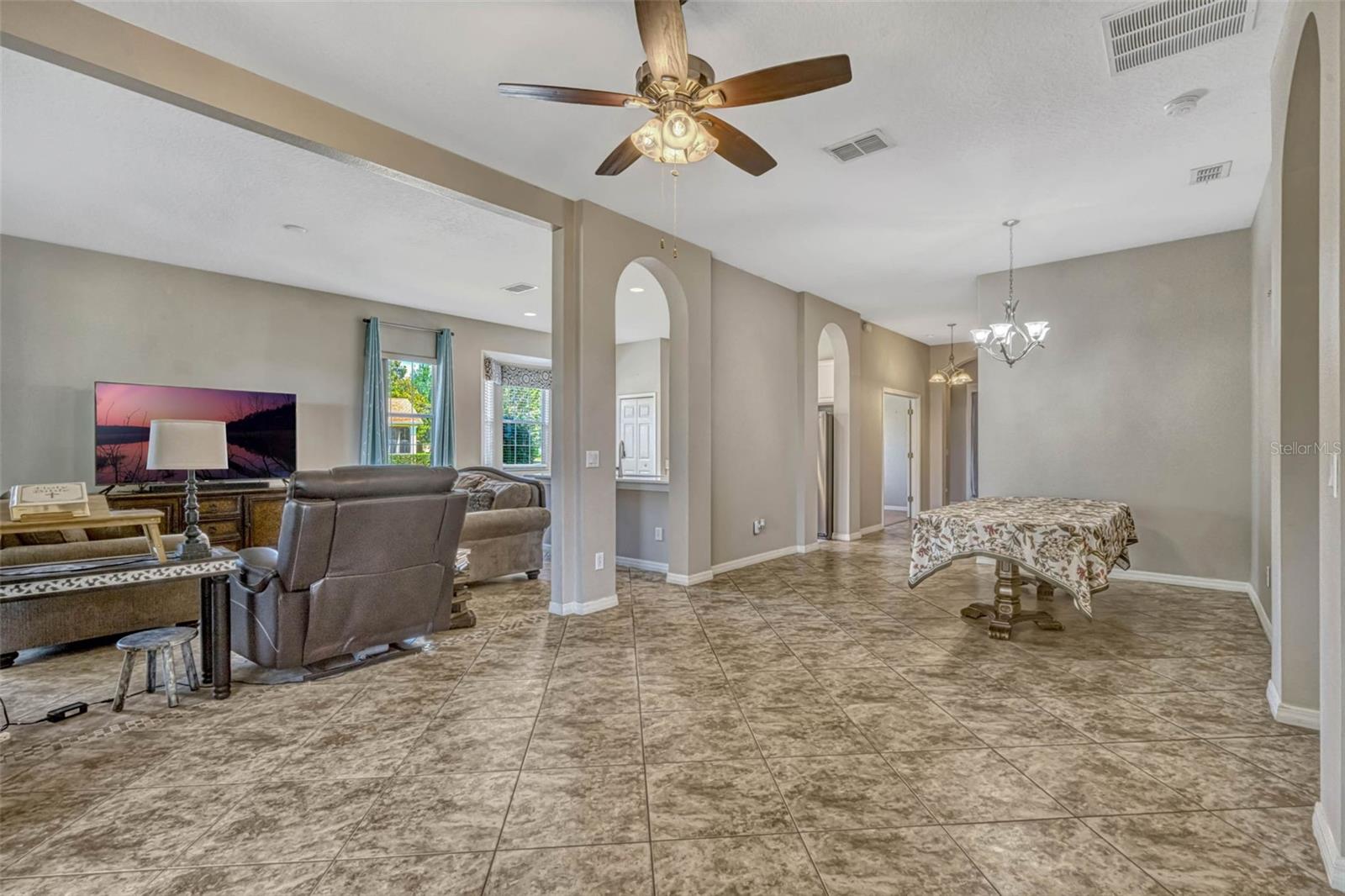 115 CRESCENT MOON DR