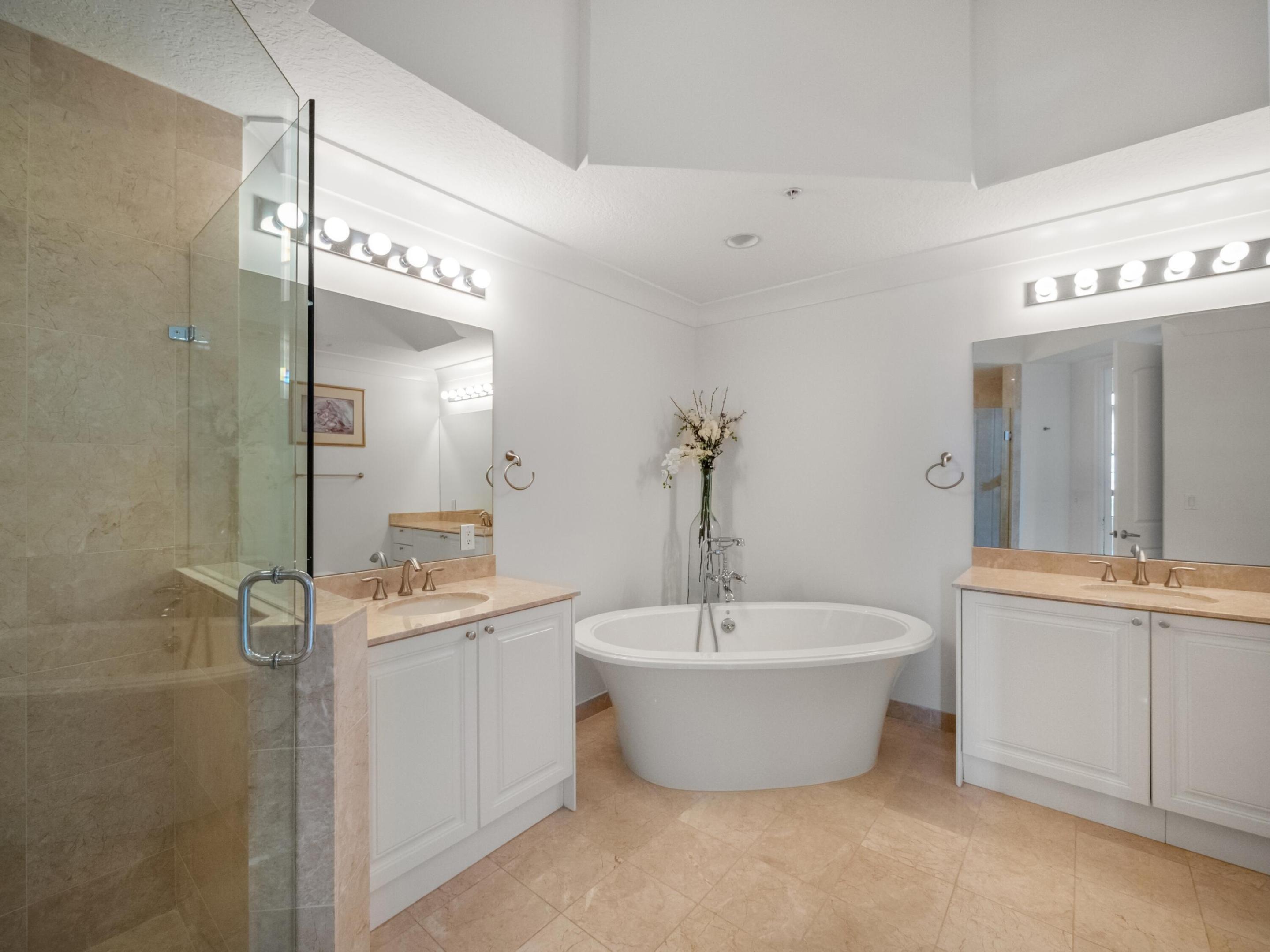 701 S Olive Avenue 2117