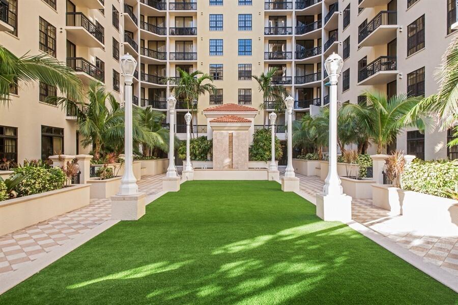 701 S Olive Avenue 2117
