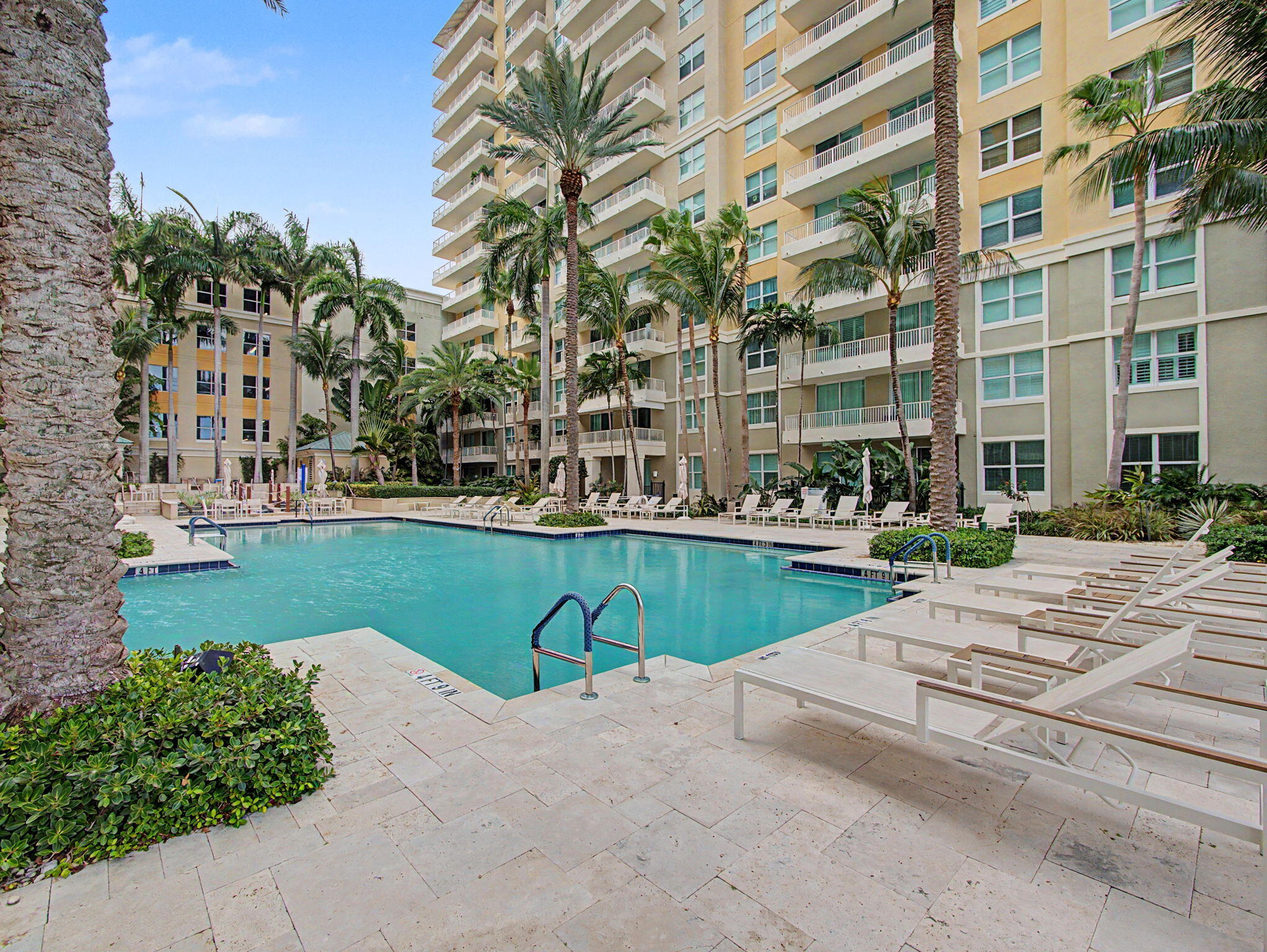 625 Casa Loma Boulevard 1402
