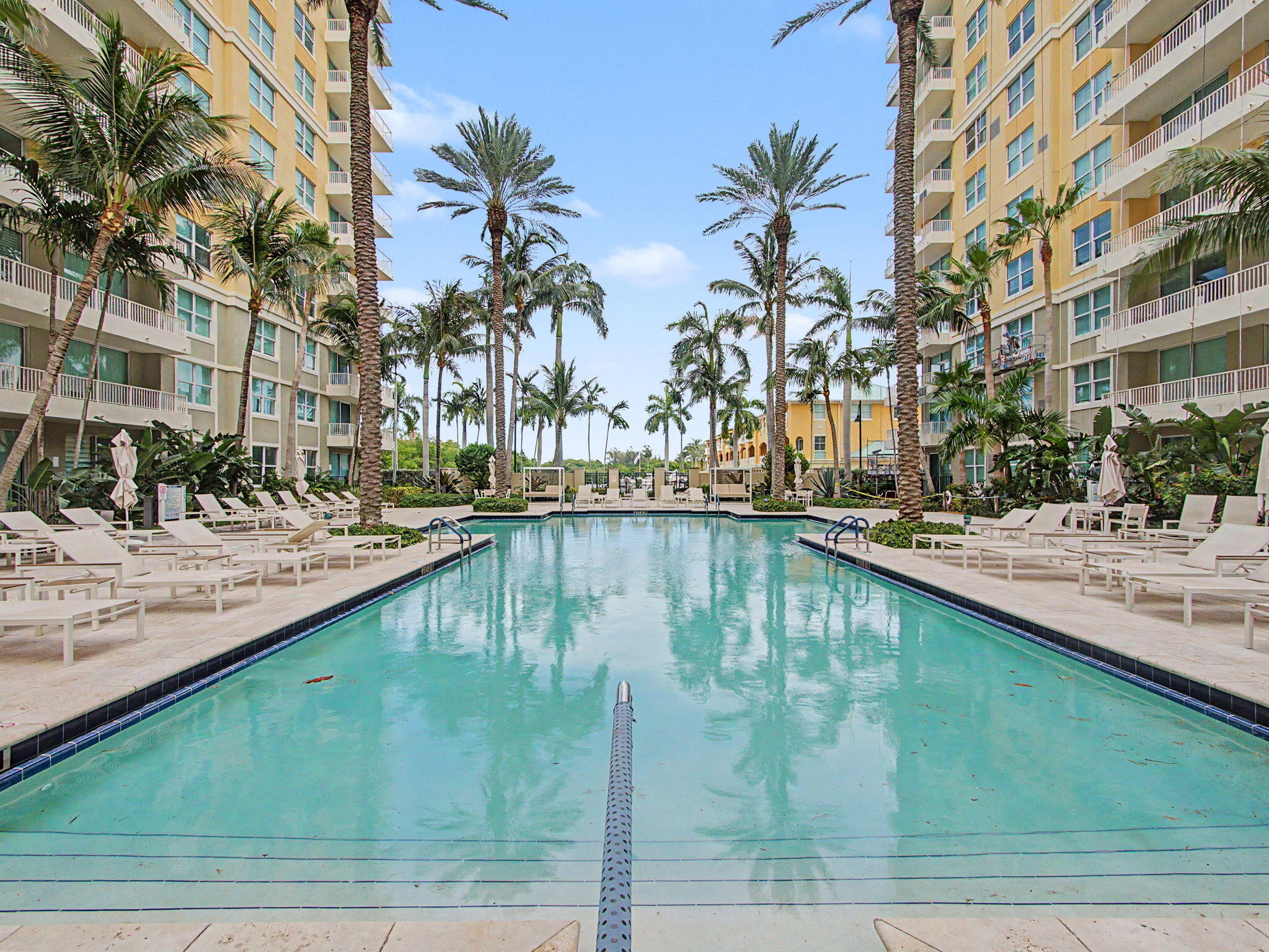 625 Casa Loma Boulevard 1402