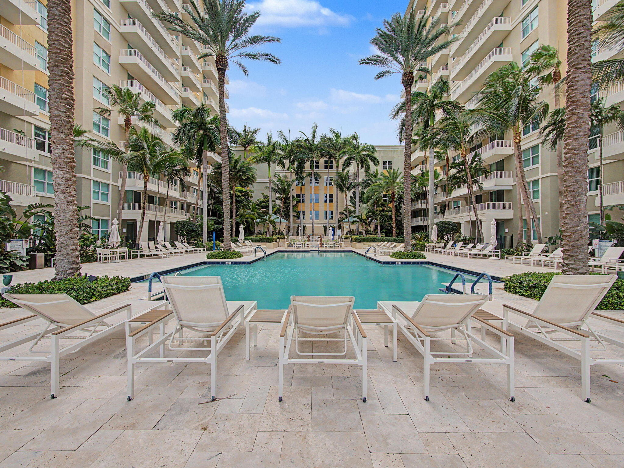 625 Casa Loma Boulevard 1402