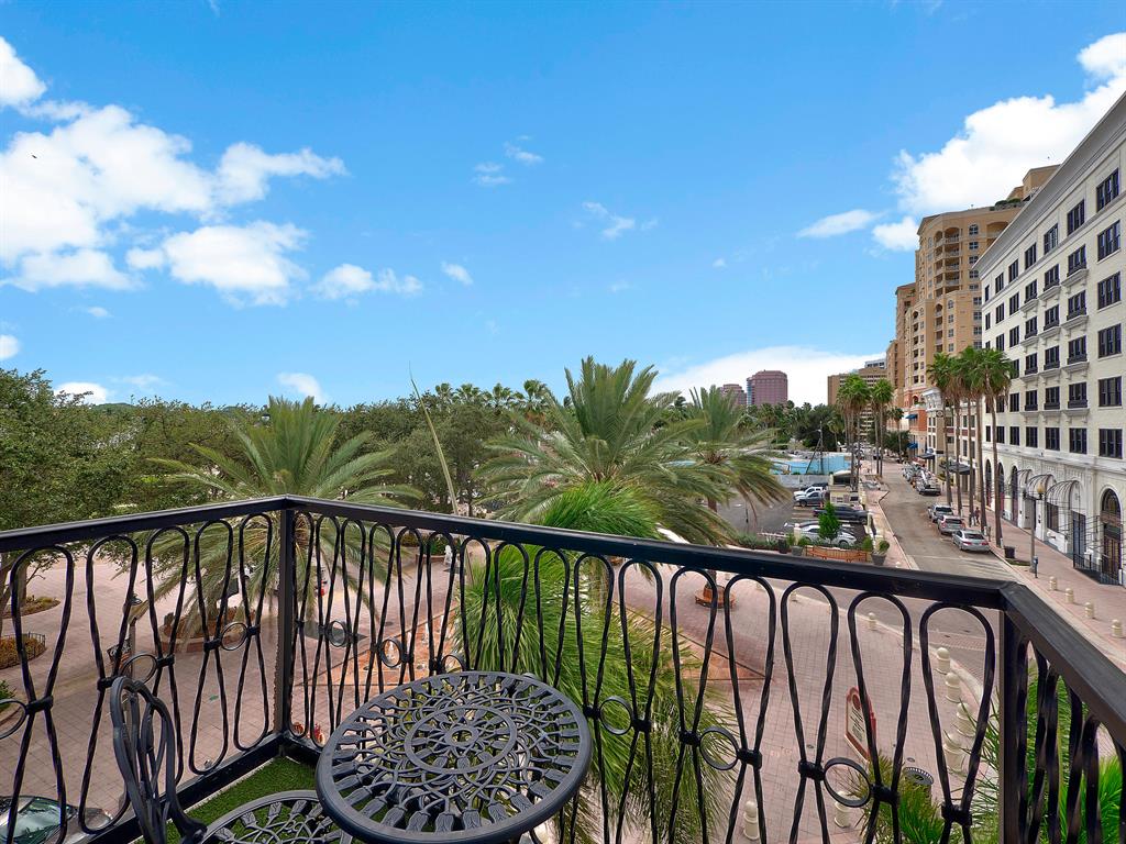 101 N Clematis Street 320