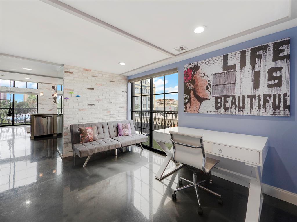 101 N Clematis Street 320