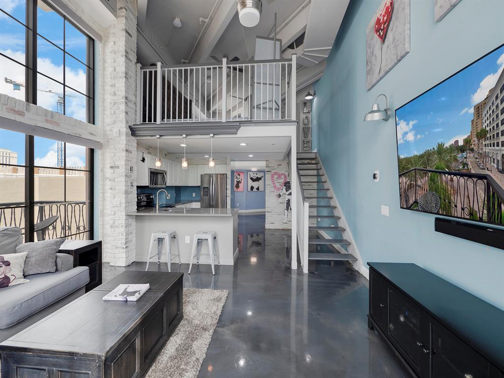 101 N Clematis Street 320