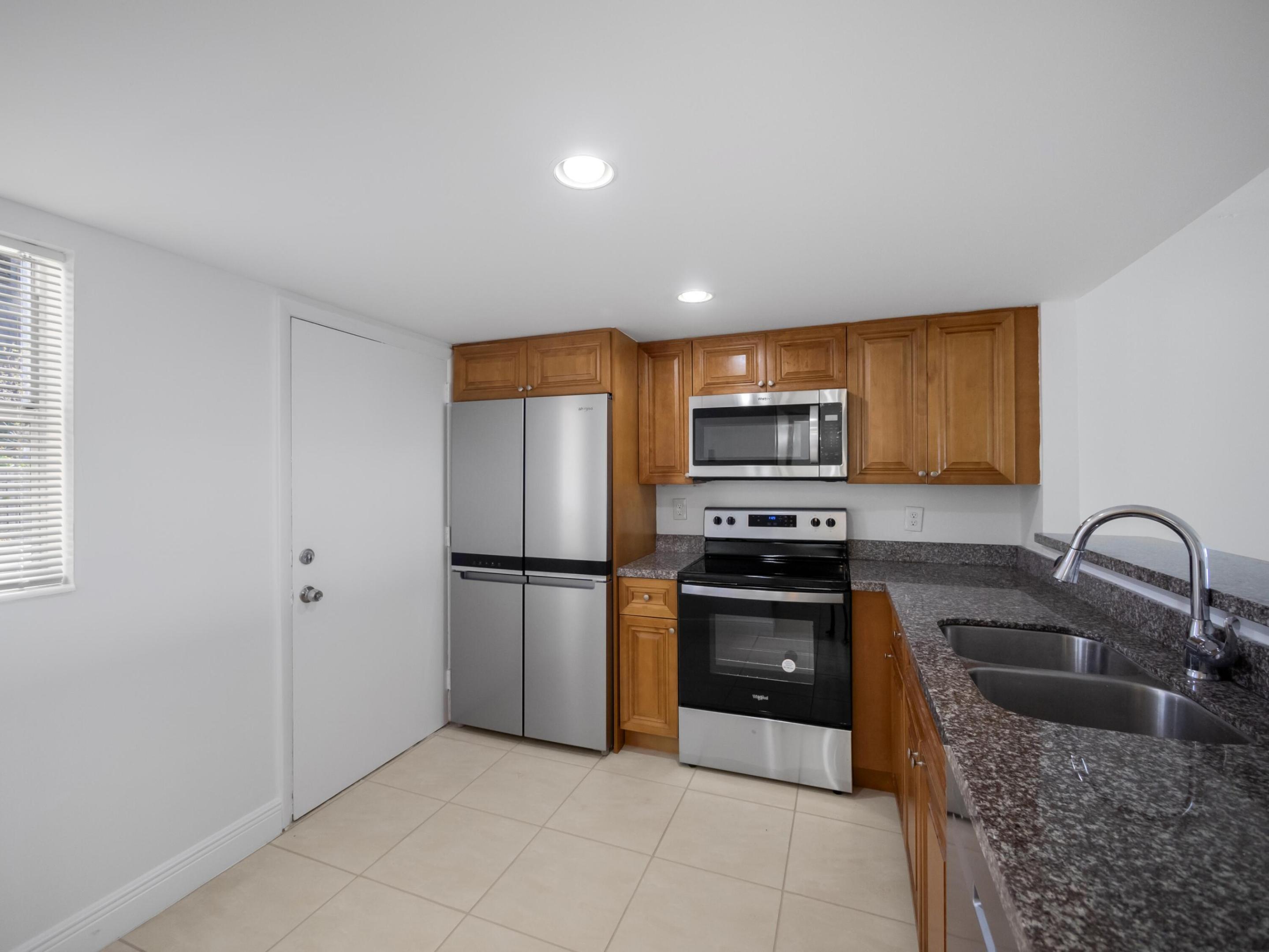 4500 N Flagler Drive Unit: D3