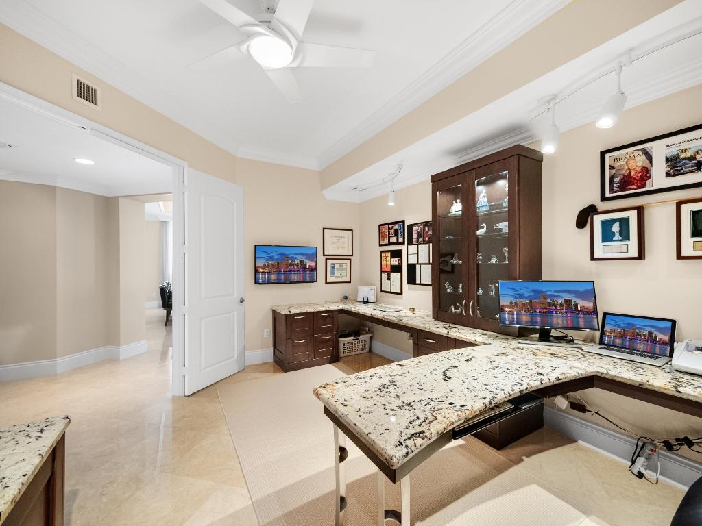 701 S Olive Avenue Unit: 2010