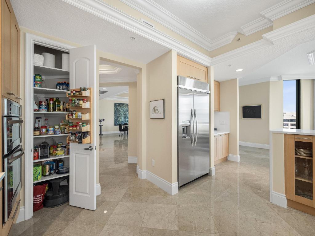 701 S Olive Avenue Unit: 2010