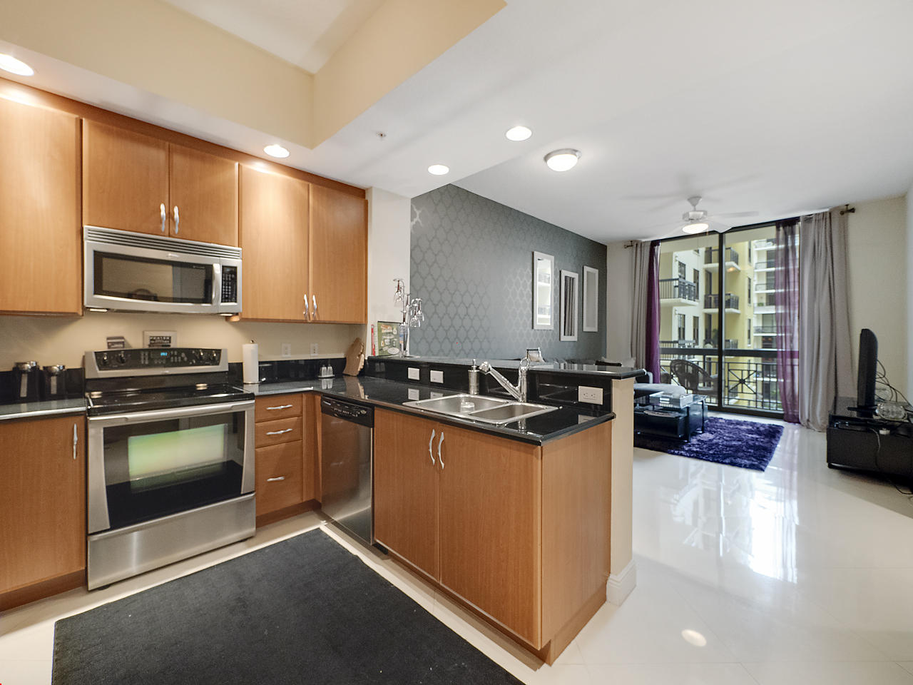 701 S Olive Avenue 810