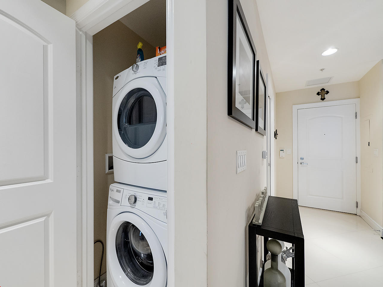 701 S Olive Avenue 810