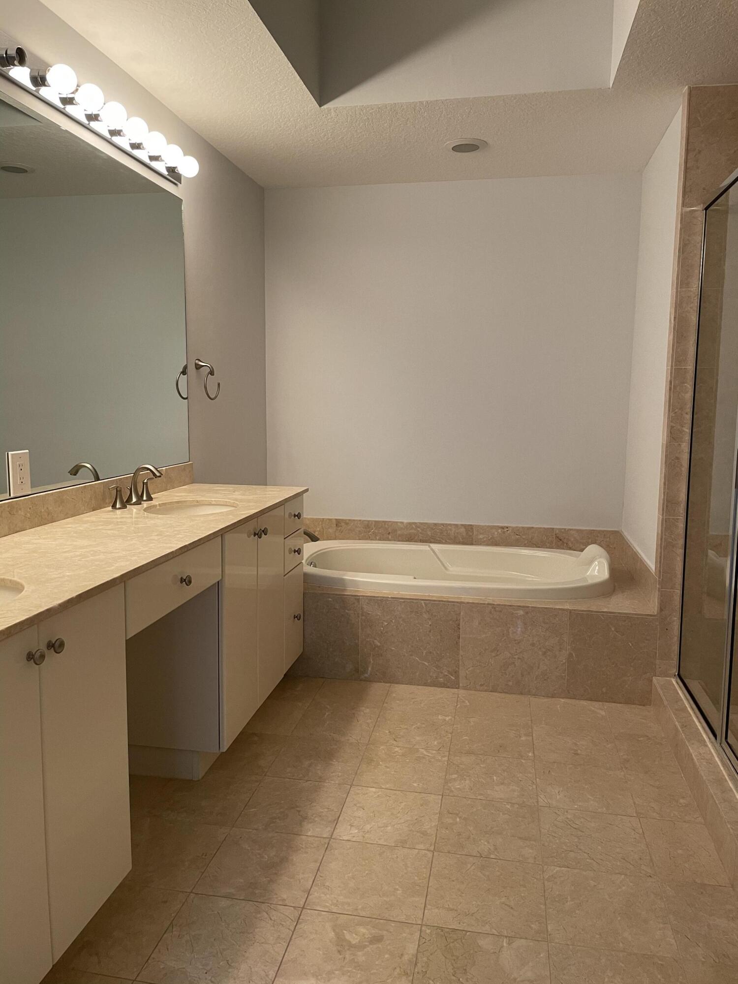 701 S Olive Avenue 810