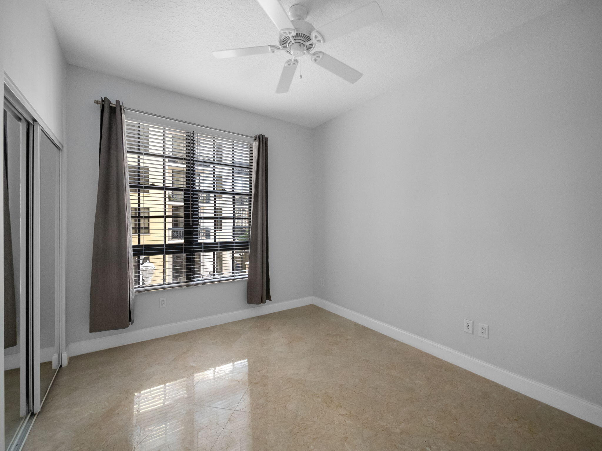 701 S Olive Avenue 605