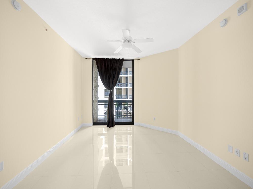 701 S Olive Avenue 1012