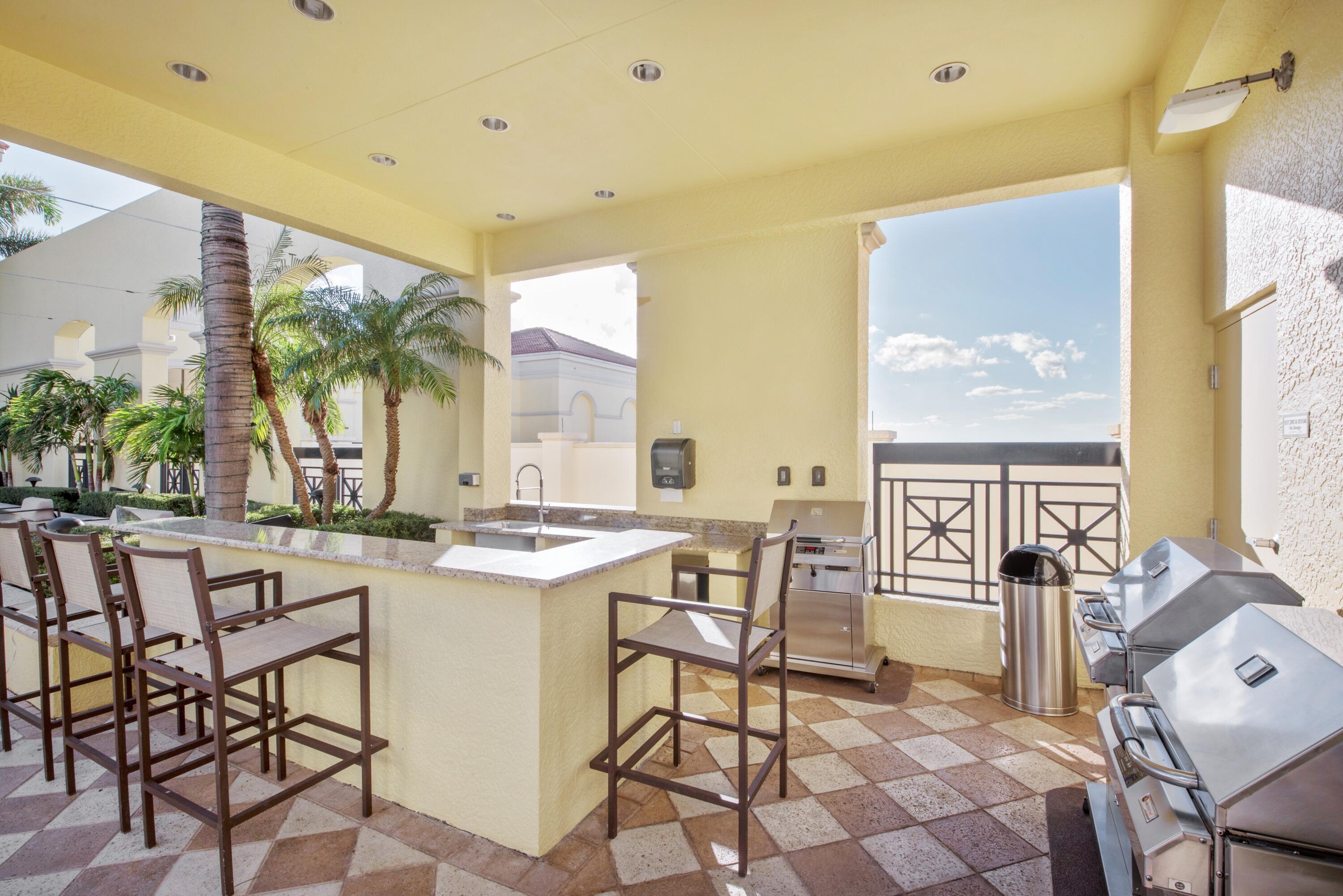701 S Olive Avenue 1105