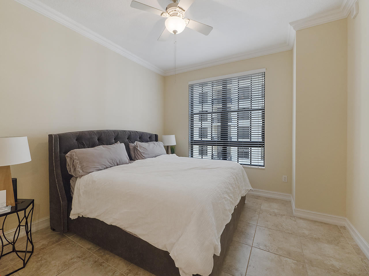 701 S Olive Avenue 1105