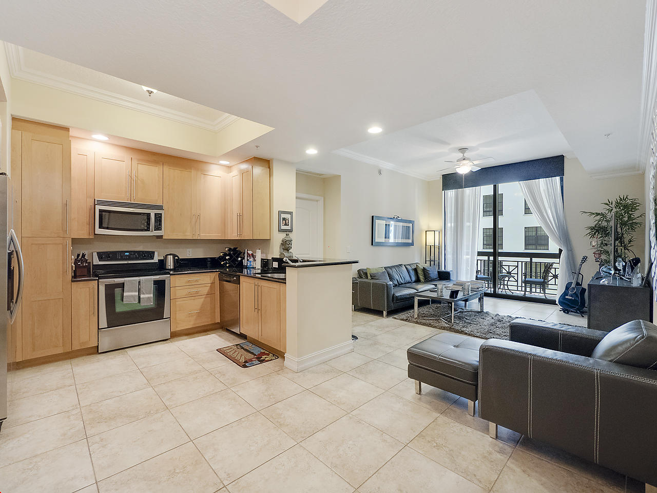 701 S Olive Avenue 1105