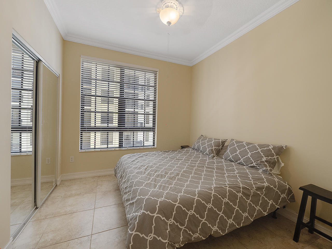 701 S Olive Avenue 1105