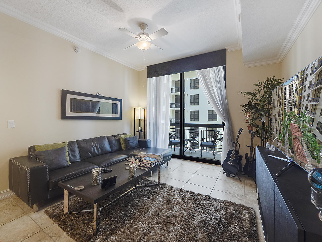 701 S Olive Avenue 1105