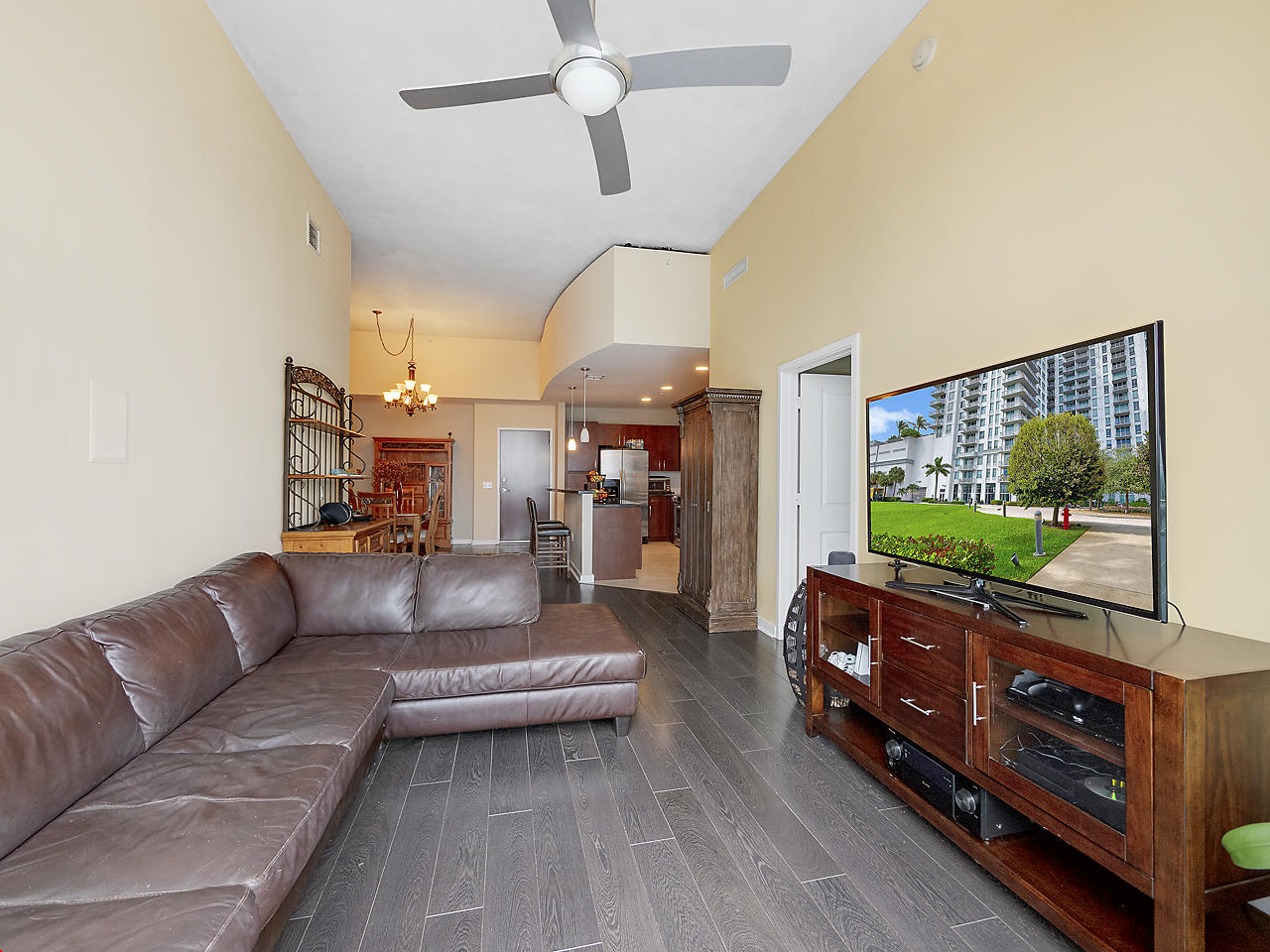 300 S Australian Avenue 1606