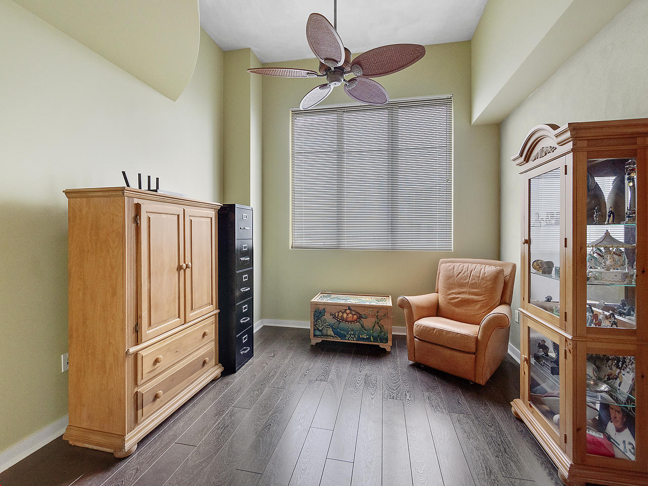 300 S Australian Avenue 1606