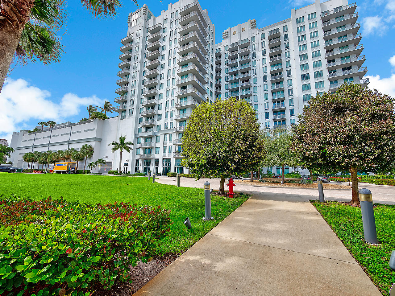 300 S Australian Avenue 1606