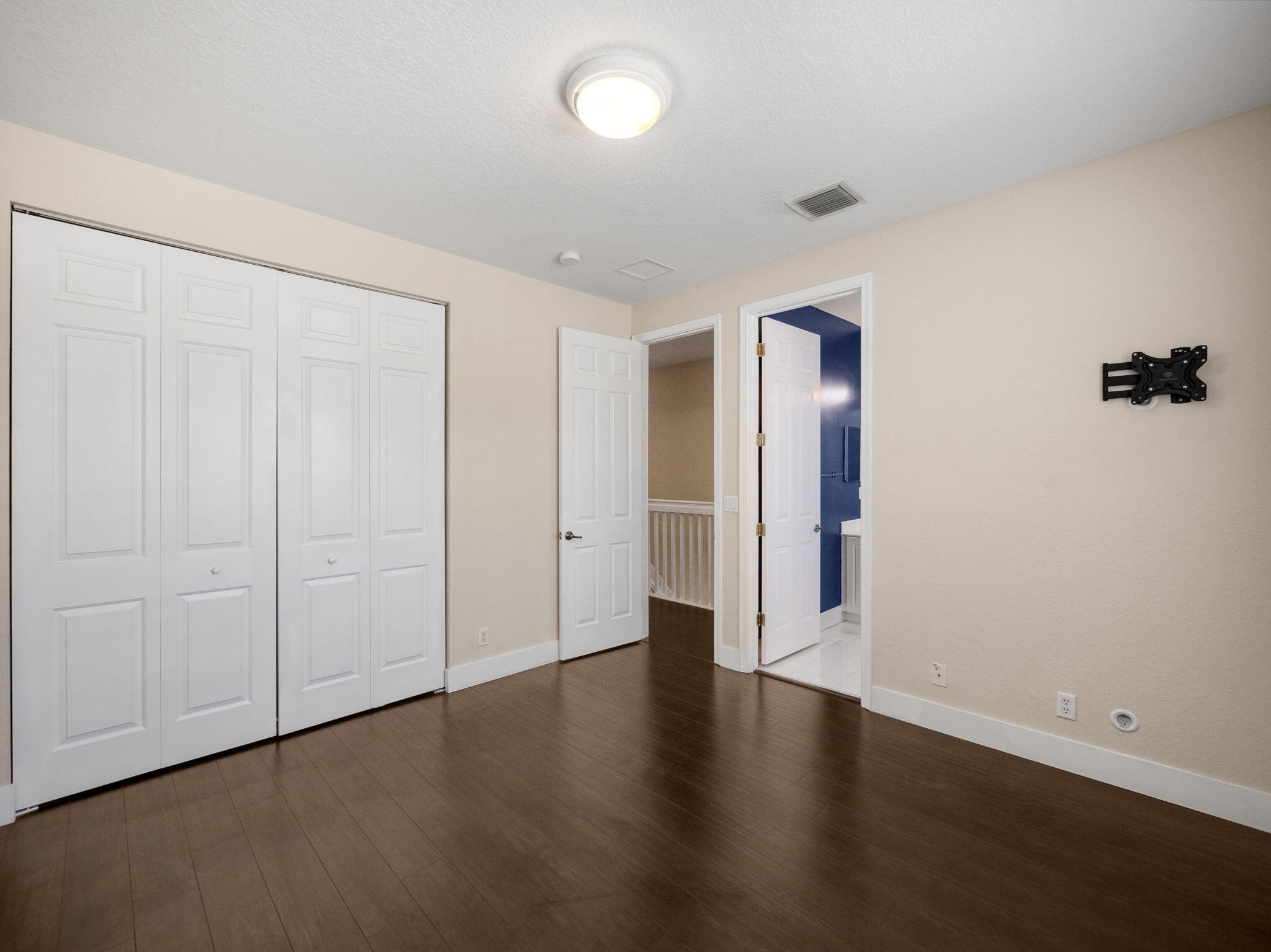 605 NW 25th Avenue