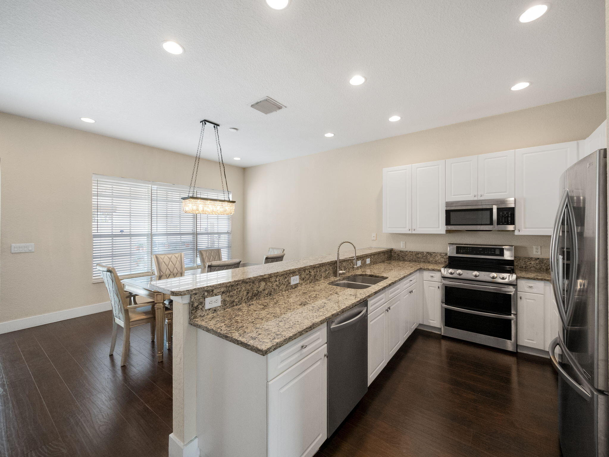 605 NW 25th Avenue