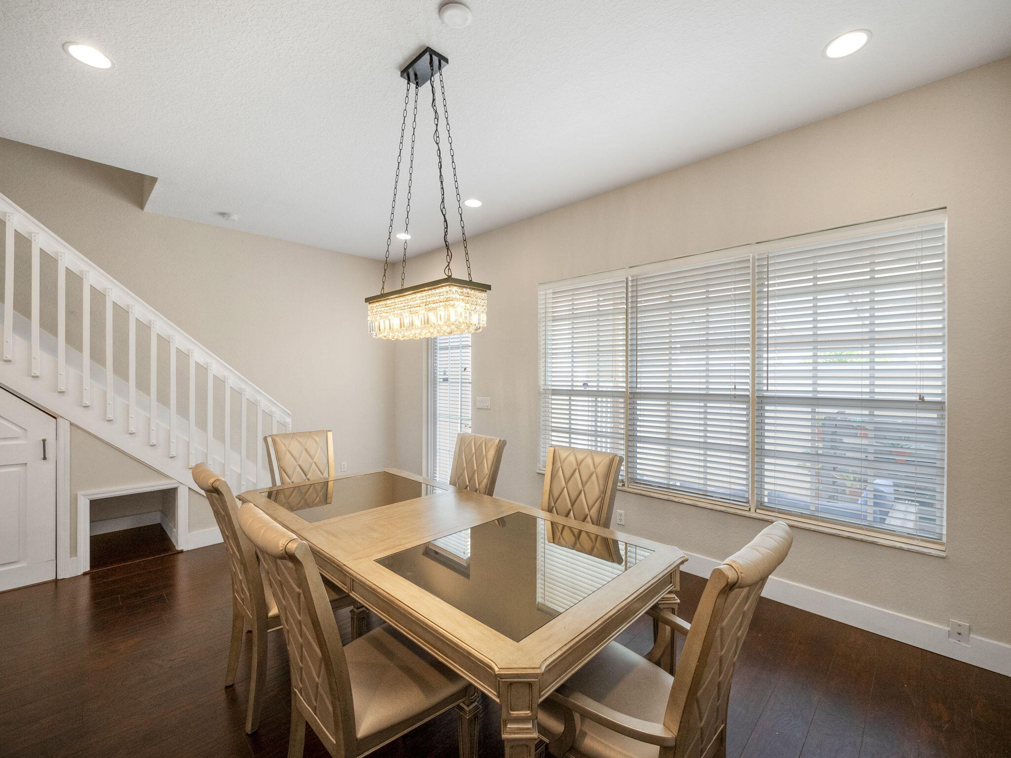 605 NW 25th Avenue