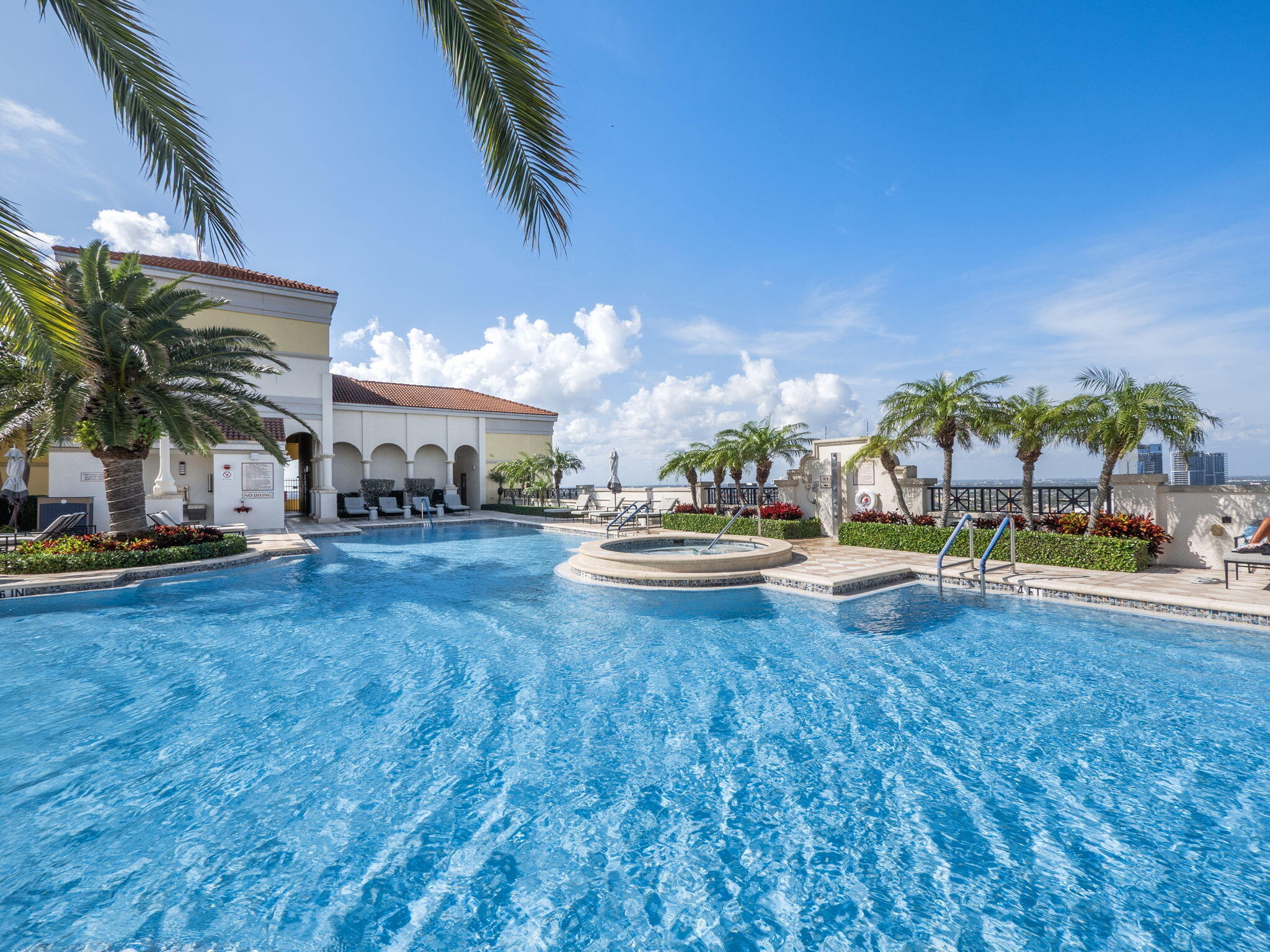 701 S Olive Avenue 1405