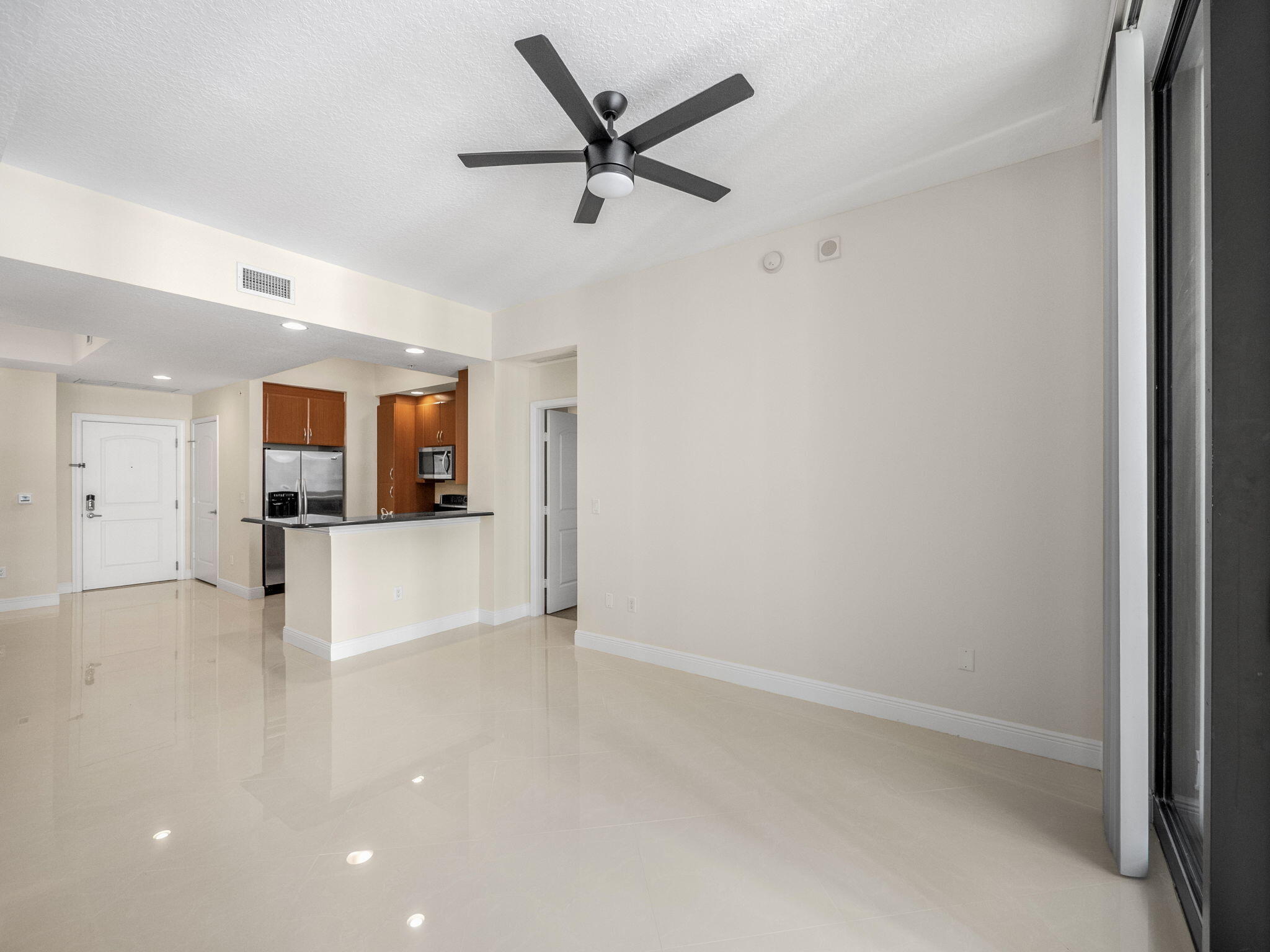 701 S Olive Avenue 1405