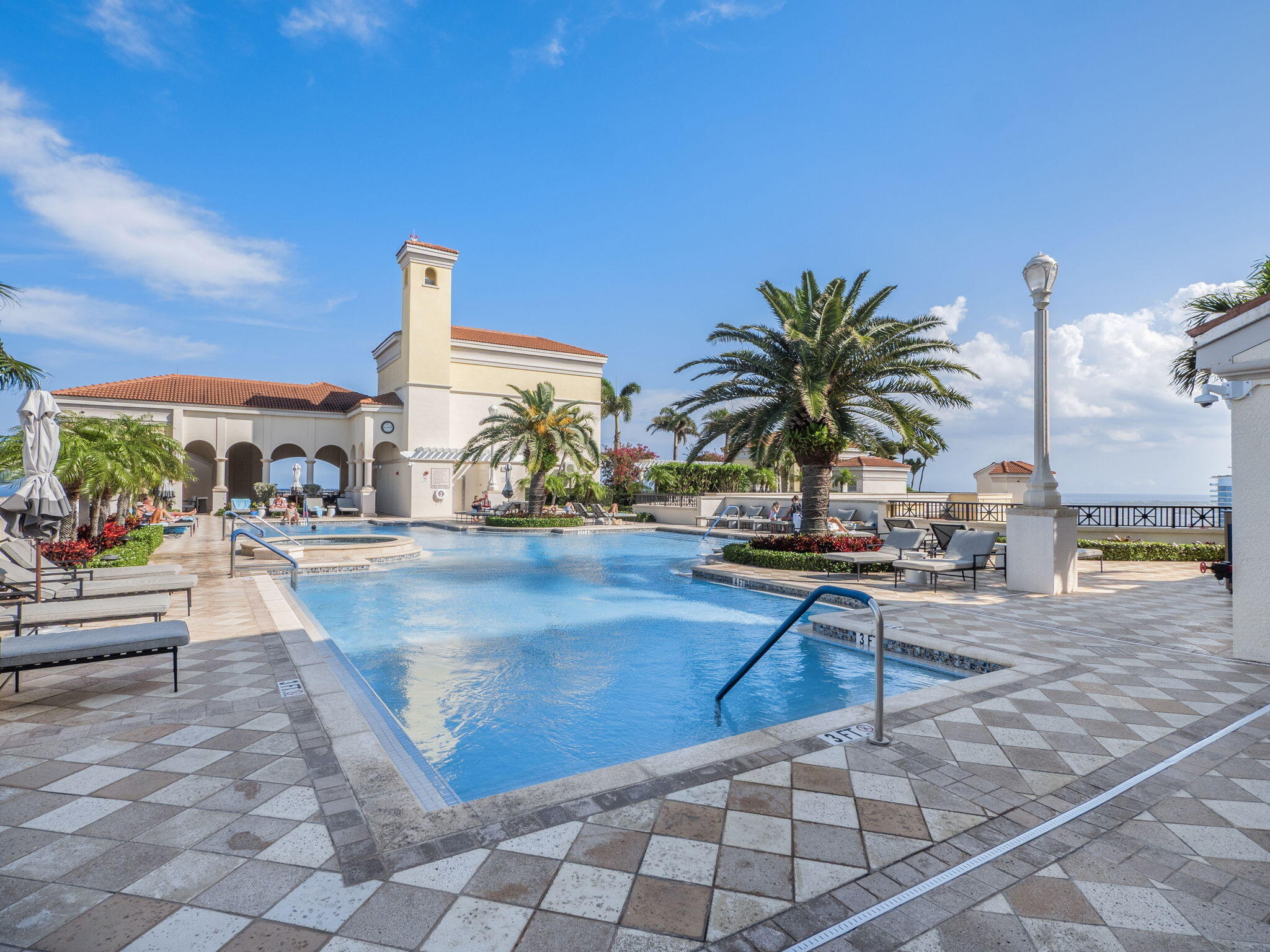 701 S Olive Avenue 1405