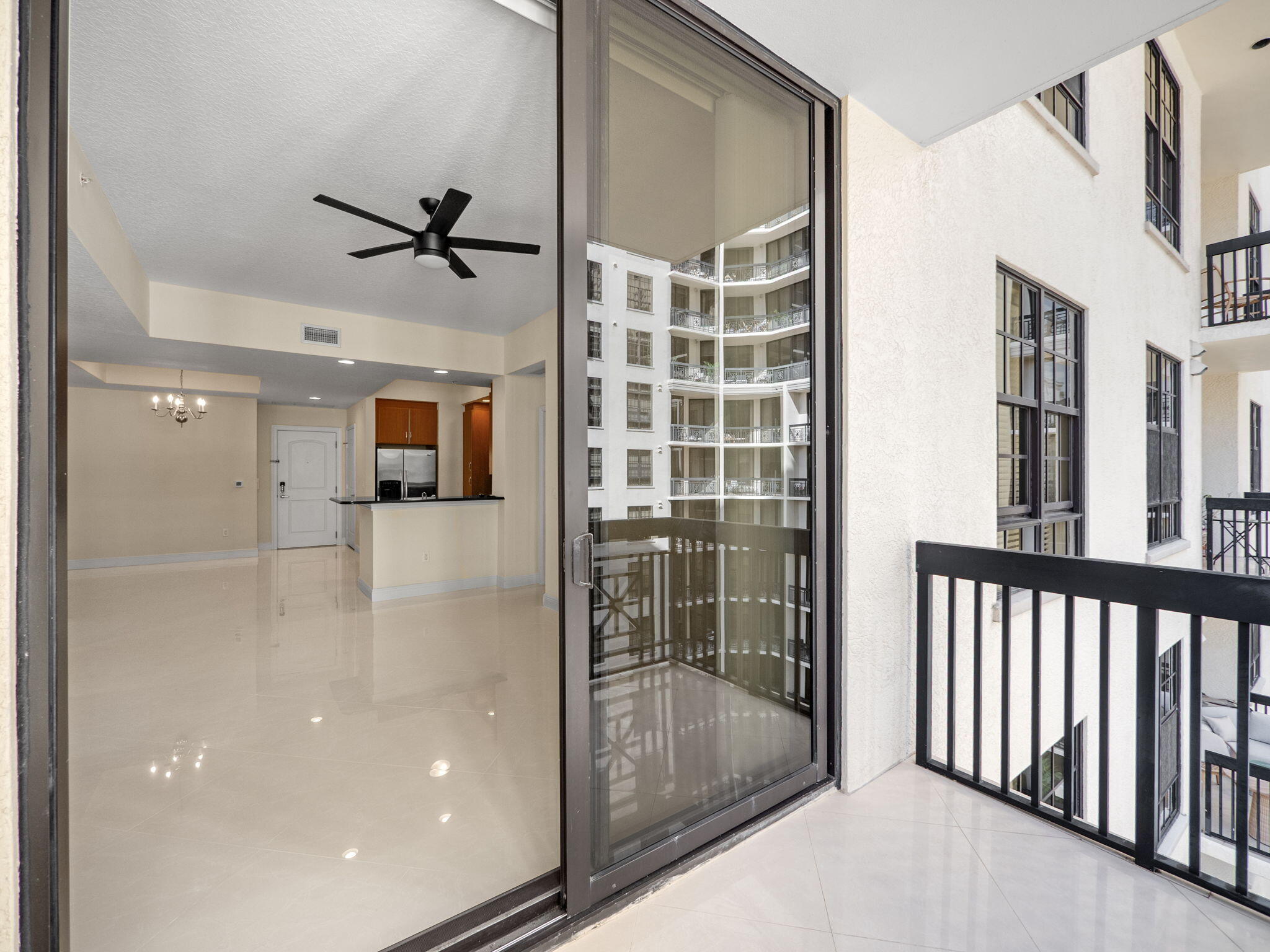 701 S Olive Avenue 1405