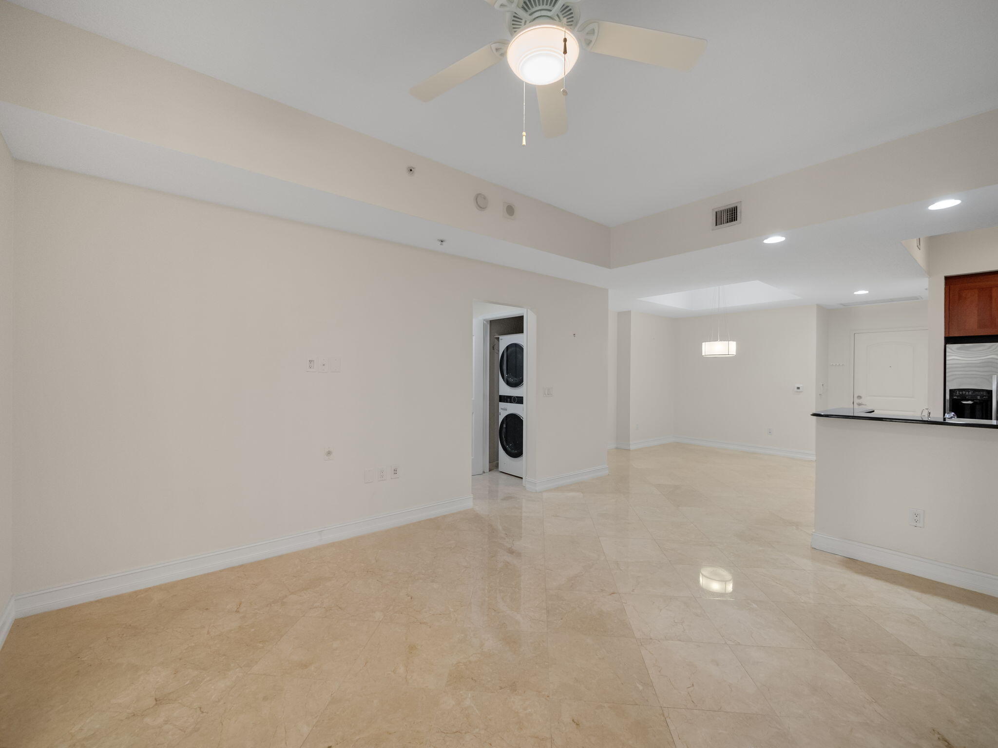 701 S Olive Avenue 605