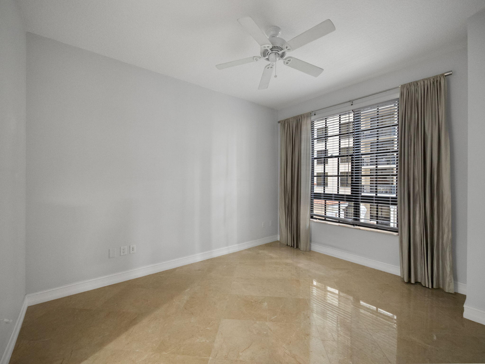 701 S Olive Avenue 605