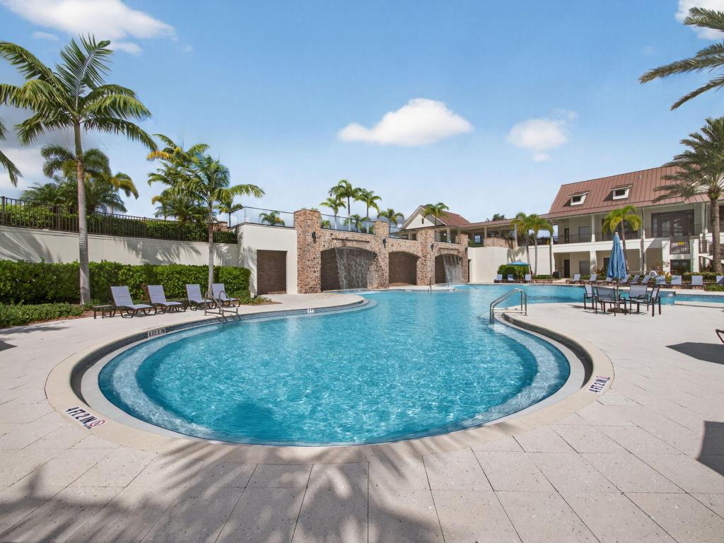 19655 Split Rail Run