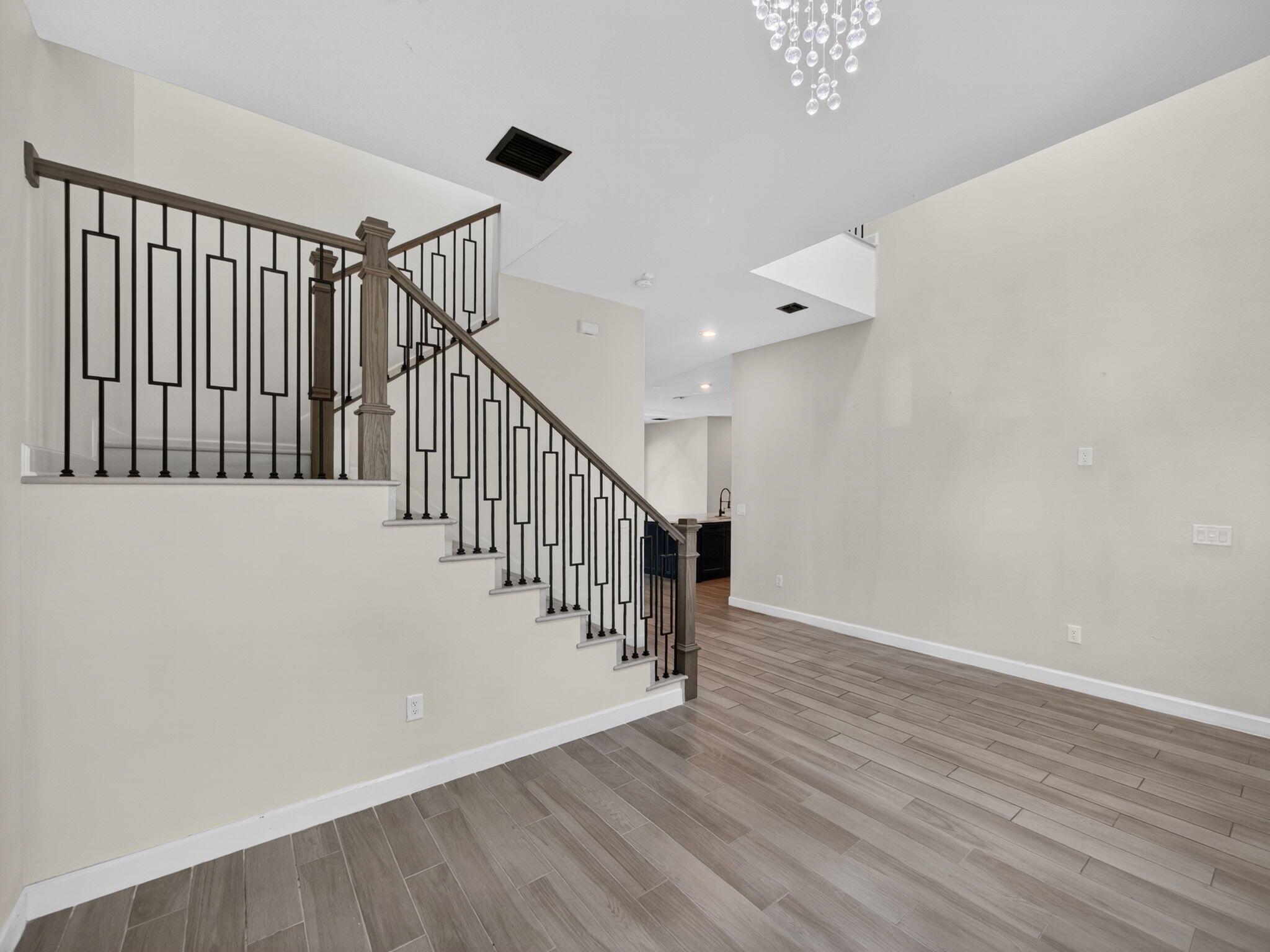 19655 Split Rail Run