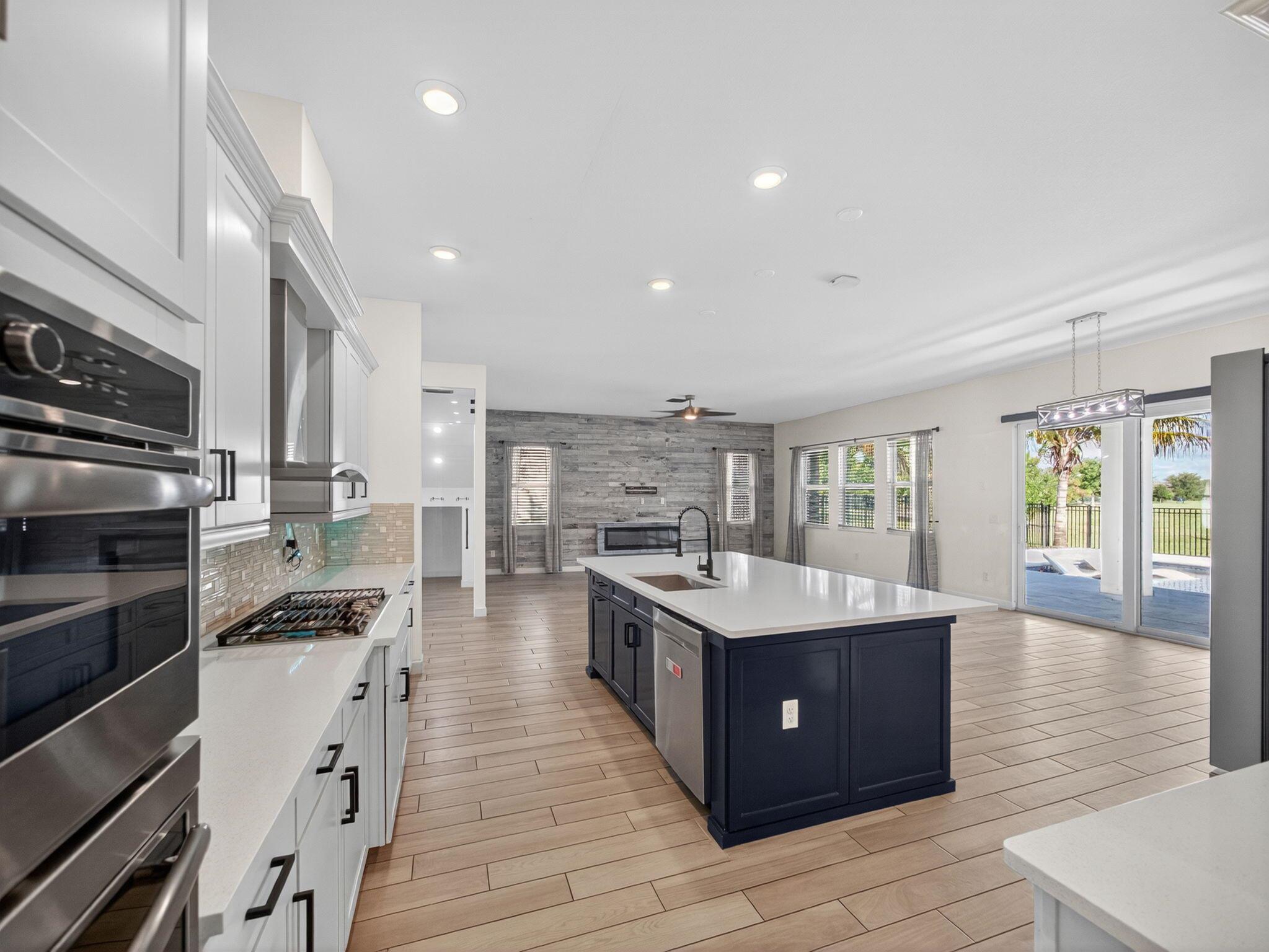 19655 Split Rail Run